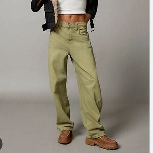 BDG Logan Buckle Essential Baggy Boyfriend Jean